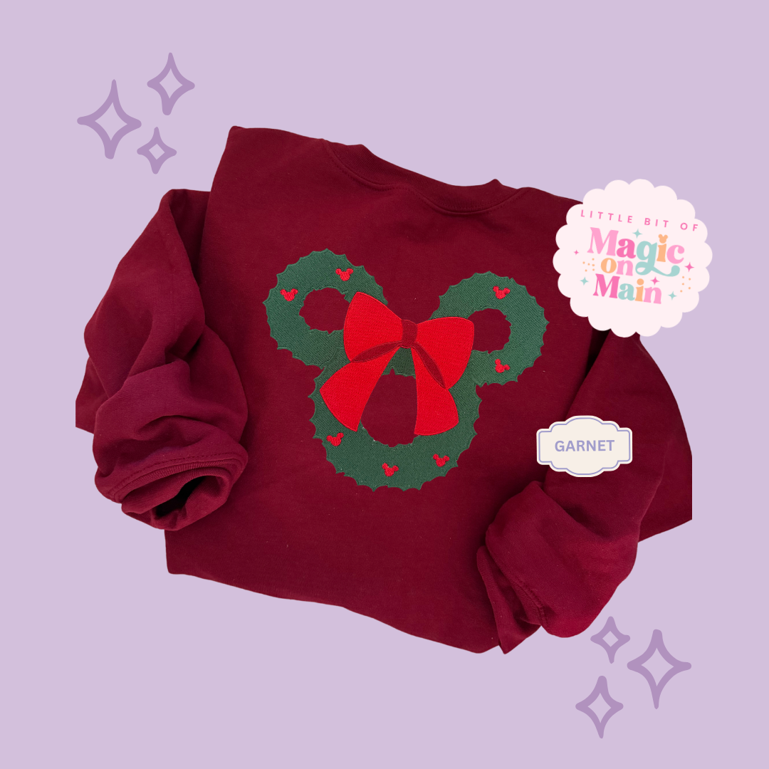 EMBROIDERED MCKY WREATH - EXCLUSIVE TO MoM - ADULT SWEATSHIRT