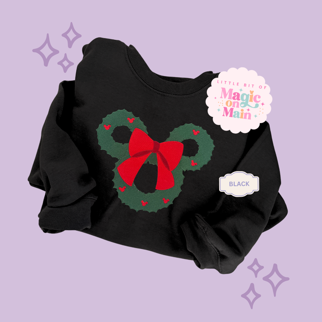 EMBROIDERED MCKY WREATH - EXCLUSIVE TO MoM - ADULT SWEATSHIRT