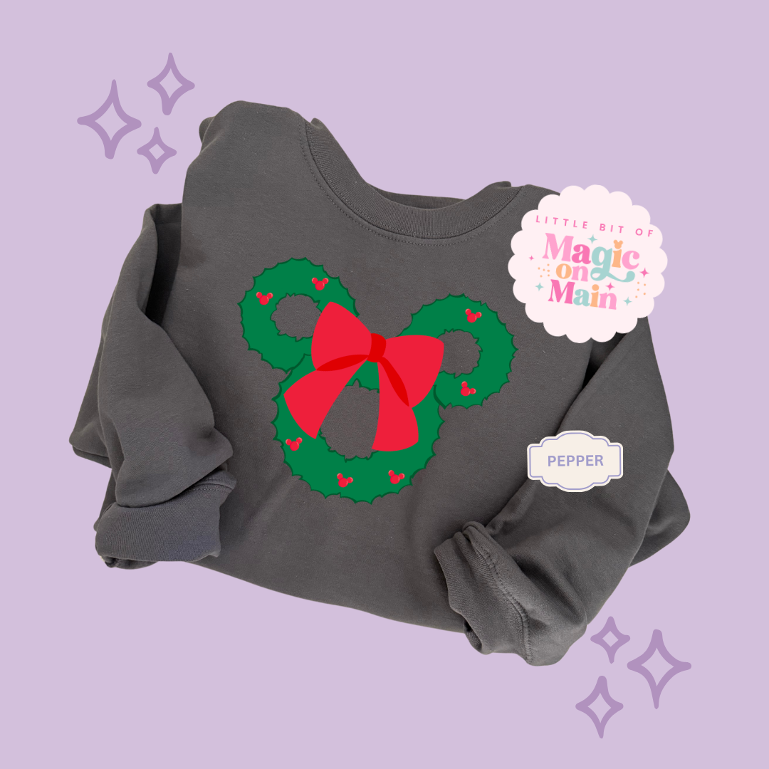 PRINTED MCKY WREATH - EXCLUSIVE TO MoM - ADULT SWEATSHIRT