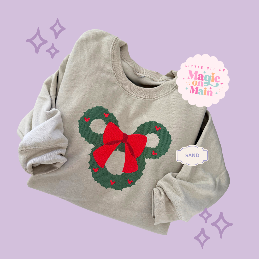 EMBROIDERED MCKY WREATH - EXCLUSIVE TO MoM - ADULT SWEATSHIRT