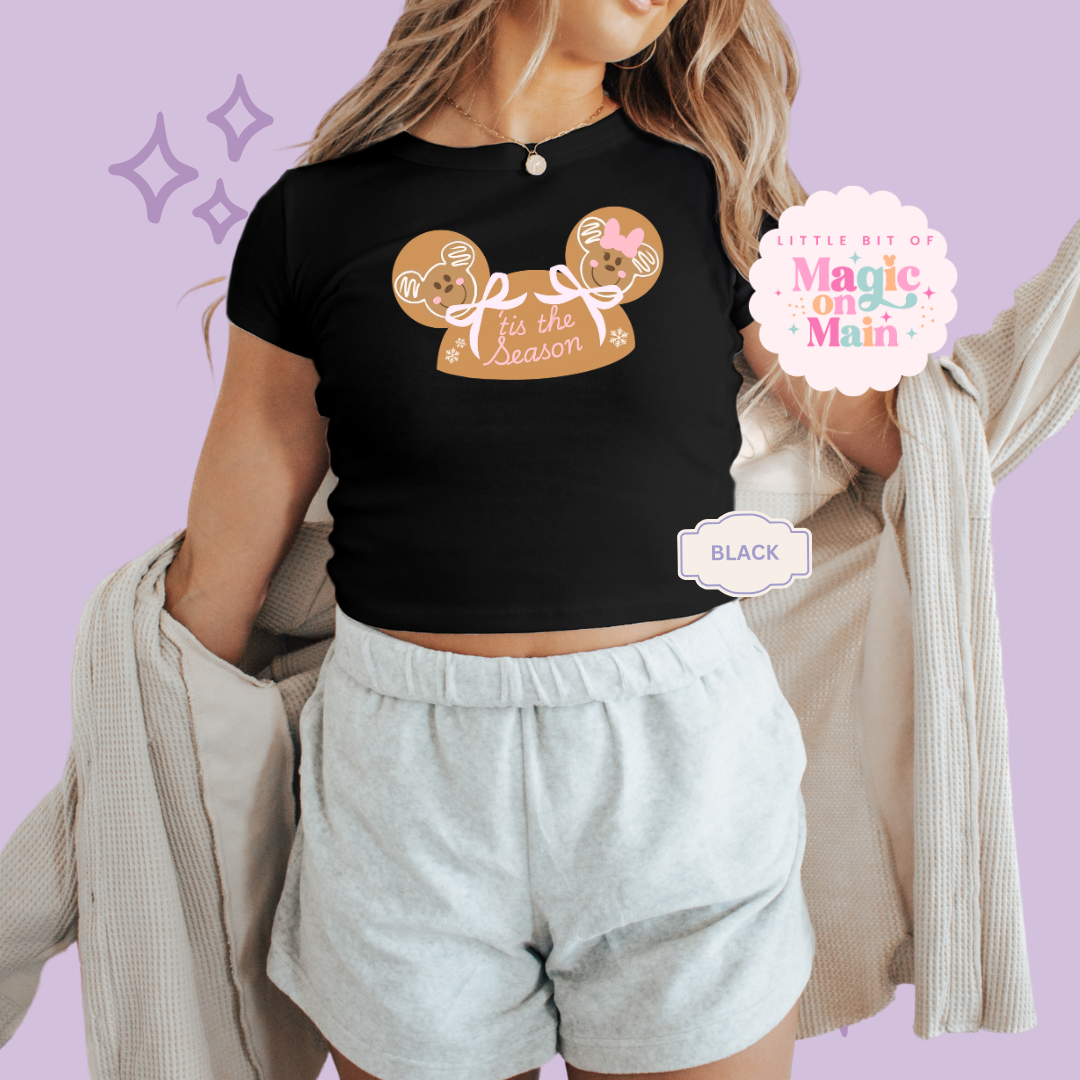 PRINTED GINGERBREAD HAT - EXCLUSIVE TO MoM - WOMENS CROPPED RIBBED BABY TEE