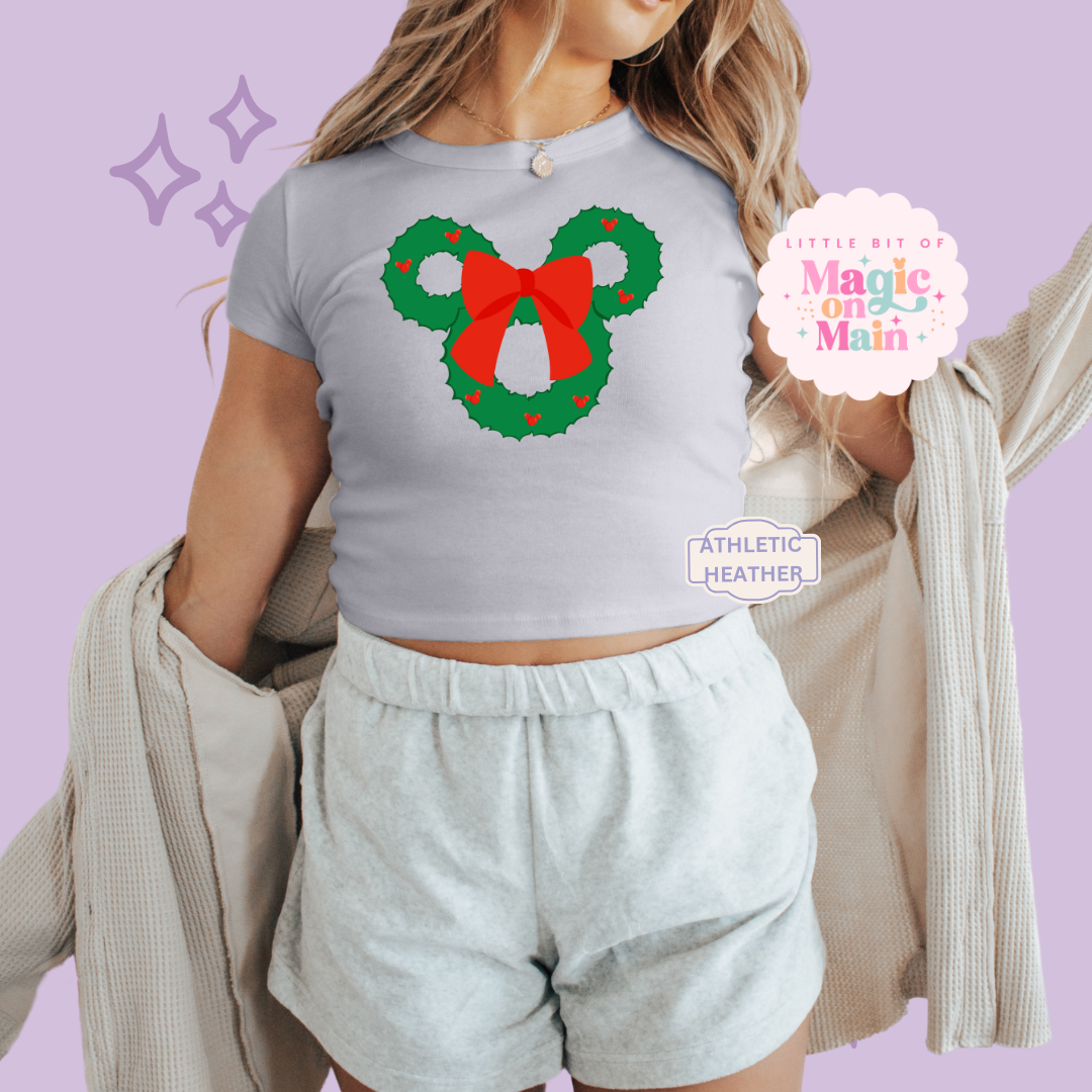 PRINTED MICKEY WREATH - EXCLUSIVE TO MoM - WOMENS CROPPED RIBBED BABY TEE