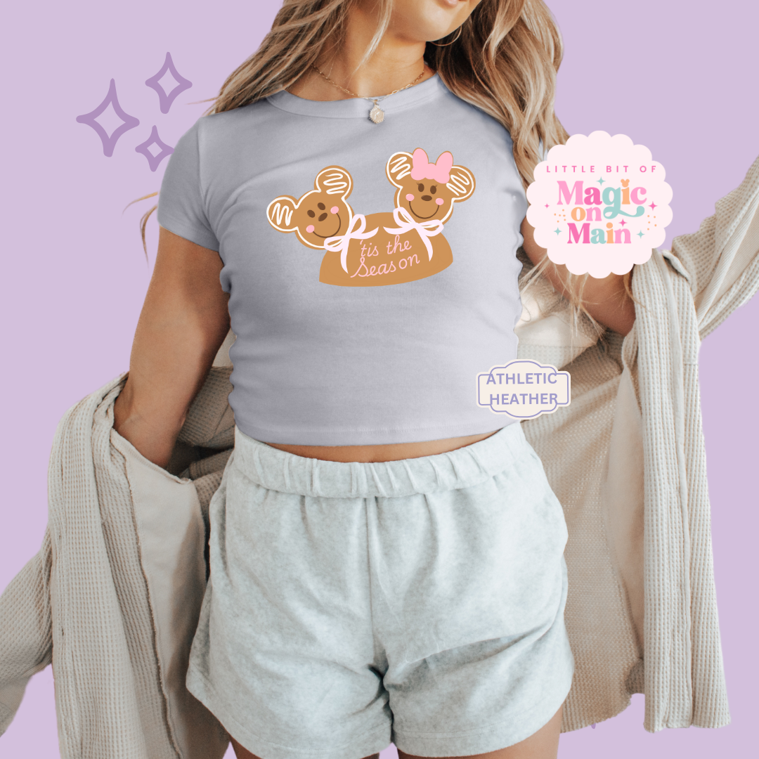 PRINTED MICKEY & MINNIE GINGERBREAD HAT - EXCLUSIVE TO MoM - WOMENS CROPPED RIBBED BABY TEE