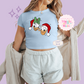 PRINTED DONALD & DAISY CHRISTMAS - WOMENS CROPPED RIBBED BABY TEE