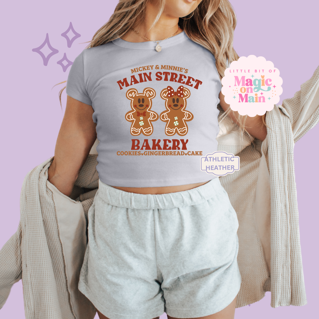PRINTED MAIN STREET BAKERY RED - WOMENS CROPPED RIBBED BABY TEE