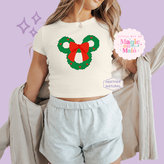 PRINTED MICKEY WREATH - EXCLUSIVE TO MoM - WOMENS CROPPED RIBBED BABY TEE