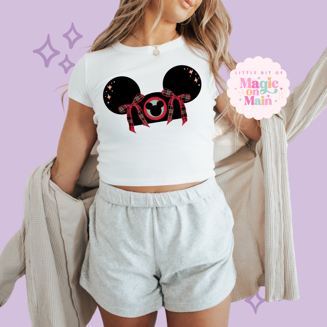 PRINTED CHRISTMAS HAT - EXCLUSIVE TO MoM - WOMENS CROPPED RIBBED BABY TEE