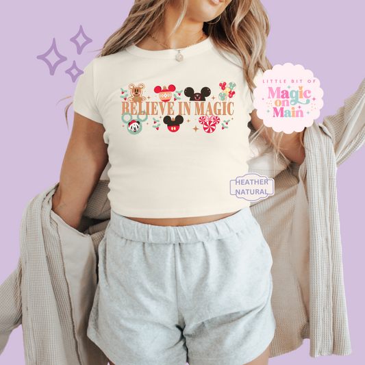 PRINTED BELIEVE IN MAGIC - EXCLUSIVE TO MoM - WOMENS CROPPED RIBBED BABY TEE