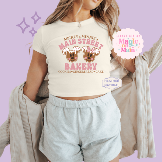 PRINTED MAIN STREET BAKERY PINK - WOMENS CROPPED RIBBED BABY TEE