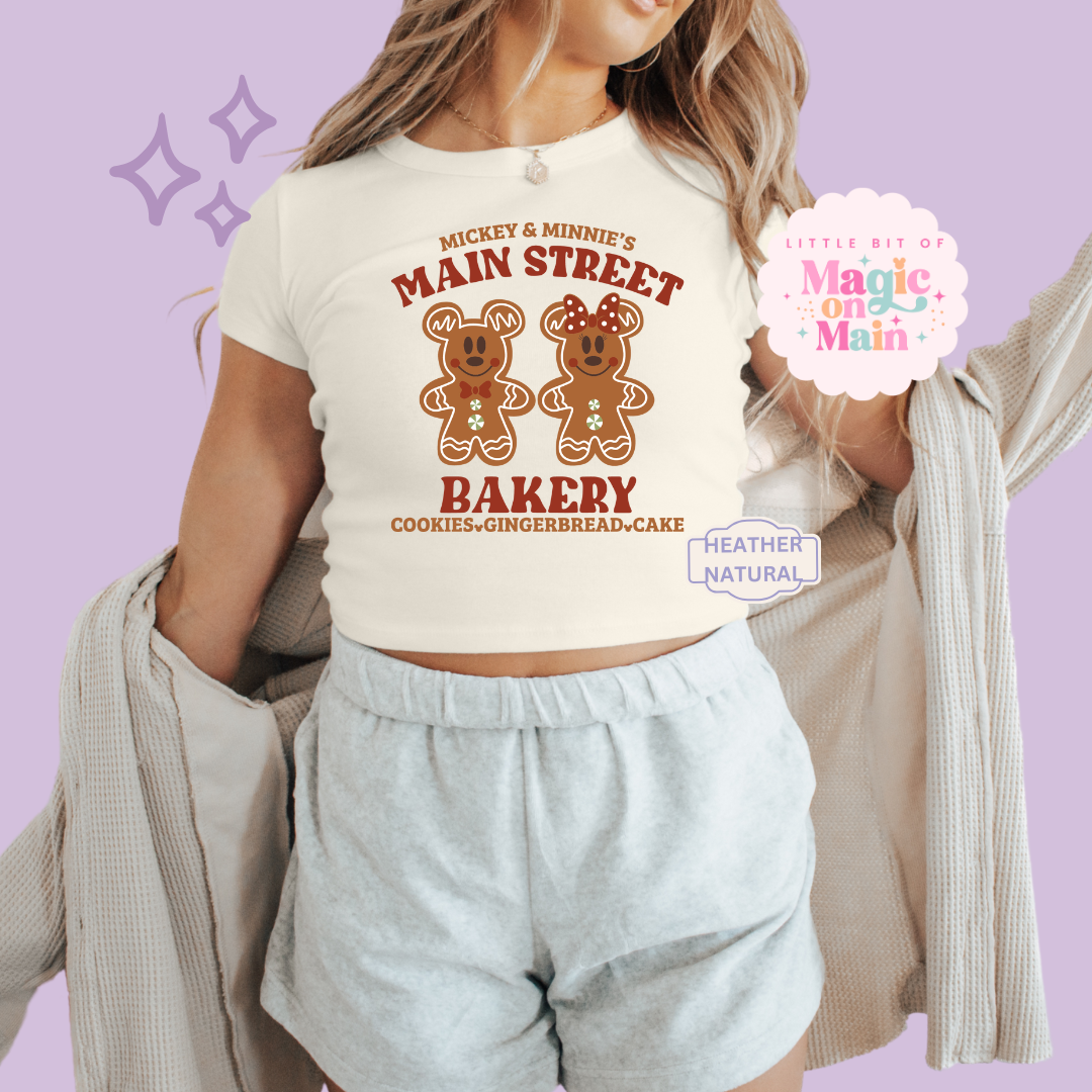 PRINTED MAIN STREET BAKERY RED - WOMENS CROPPED RIBBED BABY TEE