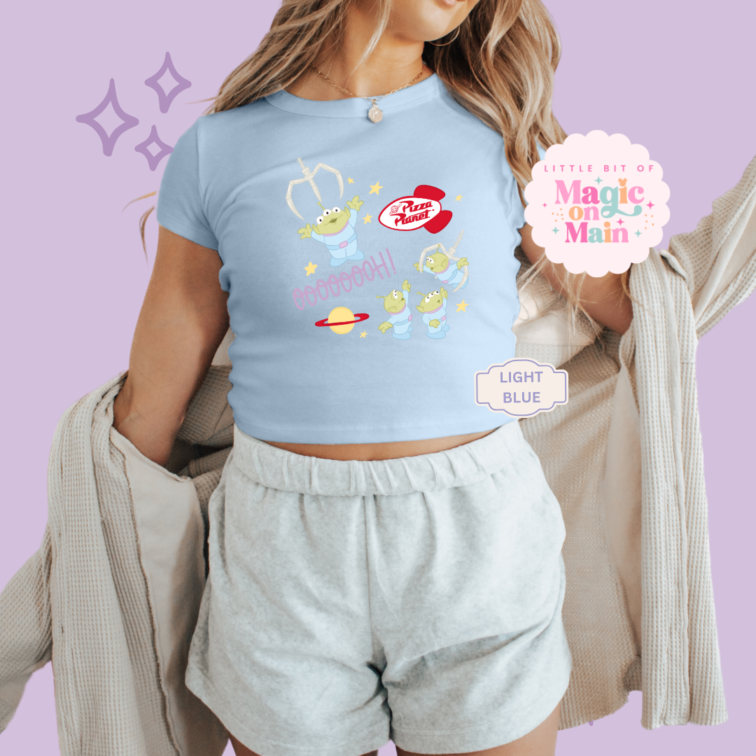 PRINTED ALIENS - EXCLUSIVE TO MoM - WOMENS CROPPED RIBBED BABY TEE