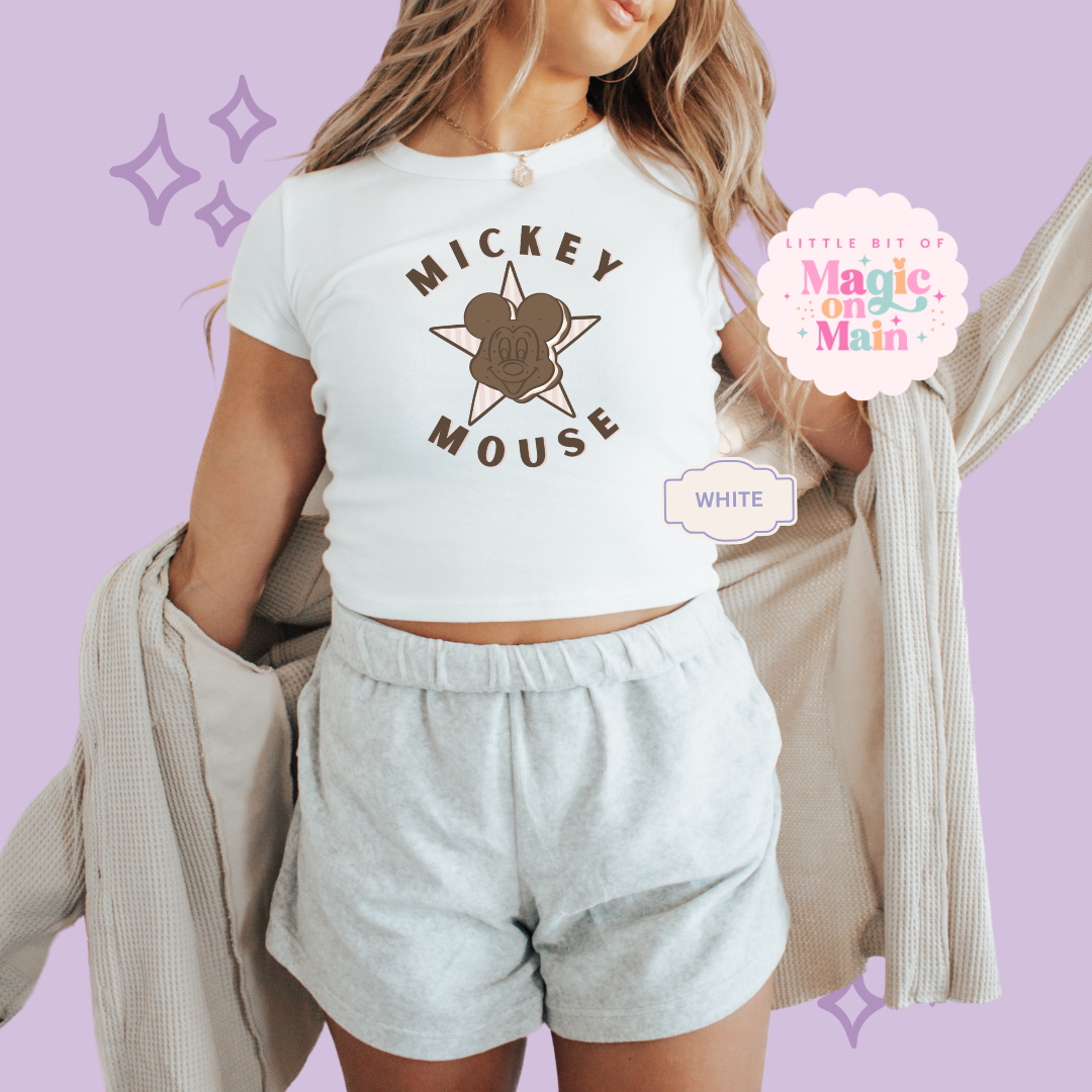 PRINTED MCKY SNACKS - EXCLUSIVE TO MoM - WOMENS CROPPED RIBBED BABY TEE 10062