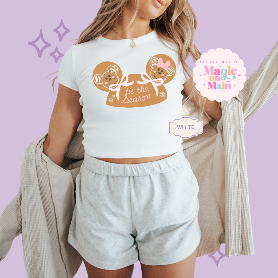 PRINTED GINGERBREAD HOLIDAY HAT - EXCLUSIVE TO MoM - WOMENS CROPPED RIBBED BABY TEE