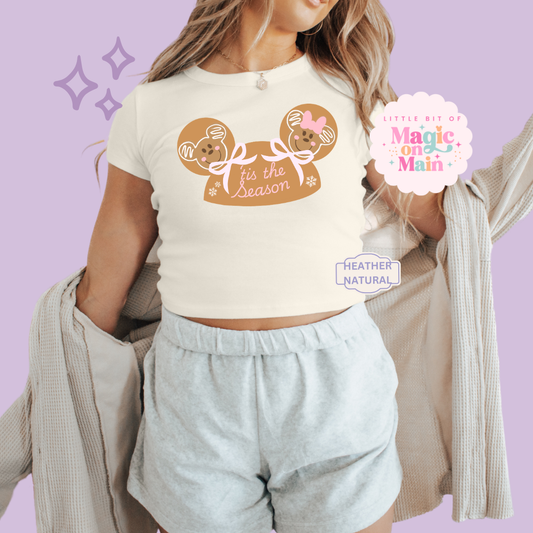 PRINTED GINGERBREAD HOLIDAY HAT - EXCLUSIVE TO MoM - WOMENS CROPPED RIBBED BABY TEE