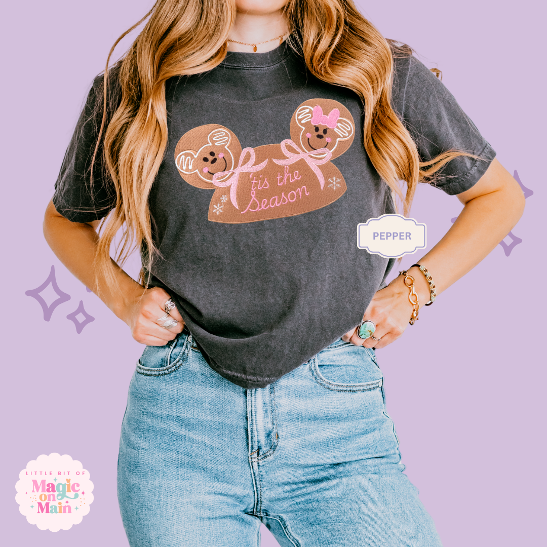 EMBROIDERED GINGERBREAD HAT - EXCLUSIVE TO MoM - WOMENS BOXY T-SHIRT