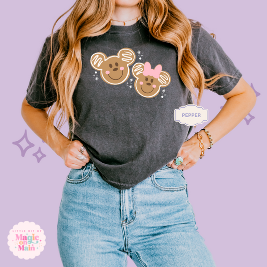 PRINTED GINGERBREAD MICKEY & MINNIE - EXCLUSIVE TO MoM - WOMENS BOXY T-SHIRT