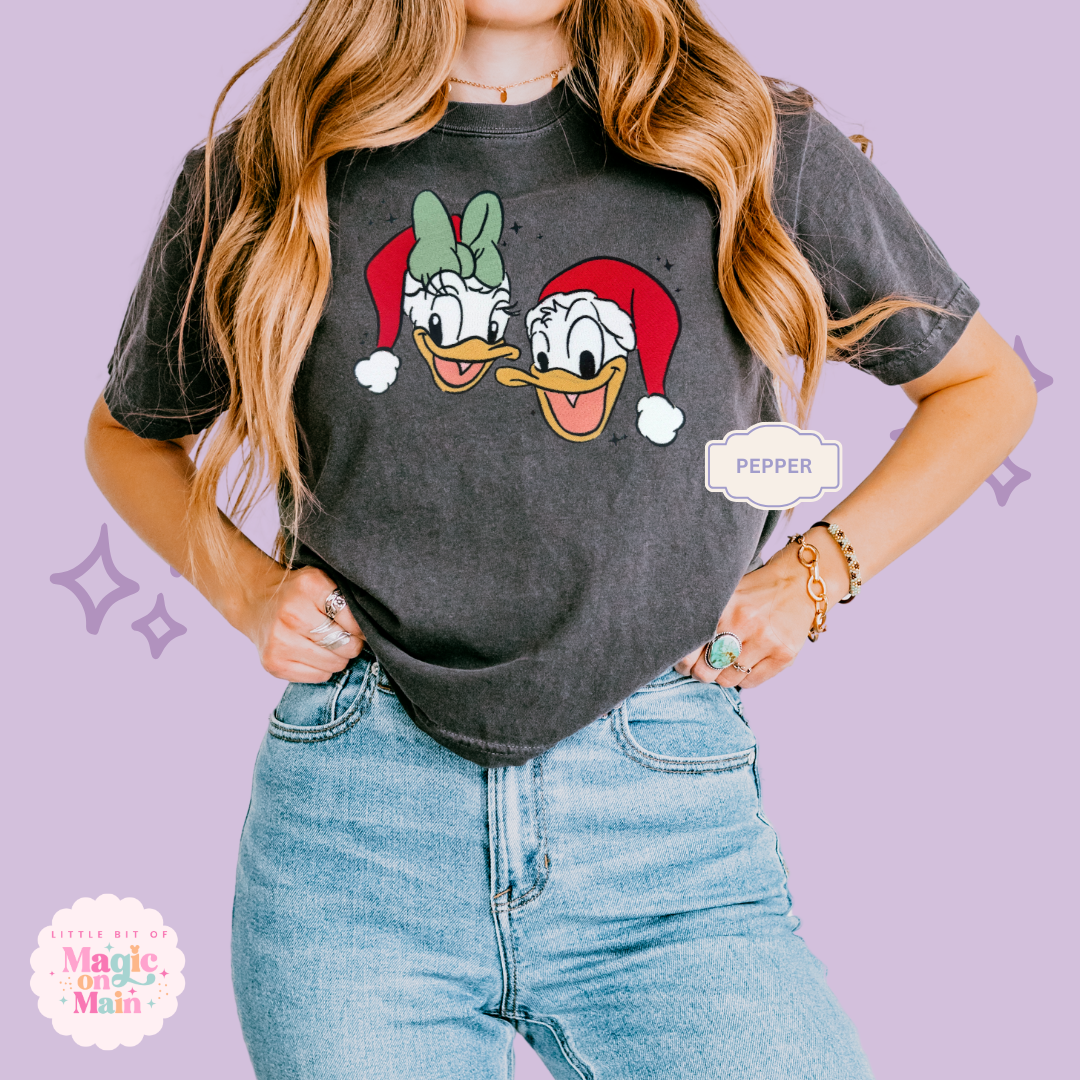 EMBROIDERED DONALD & DAISY CHRISTMAS - WOMENS BOXY T-SHIRT