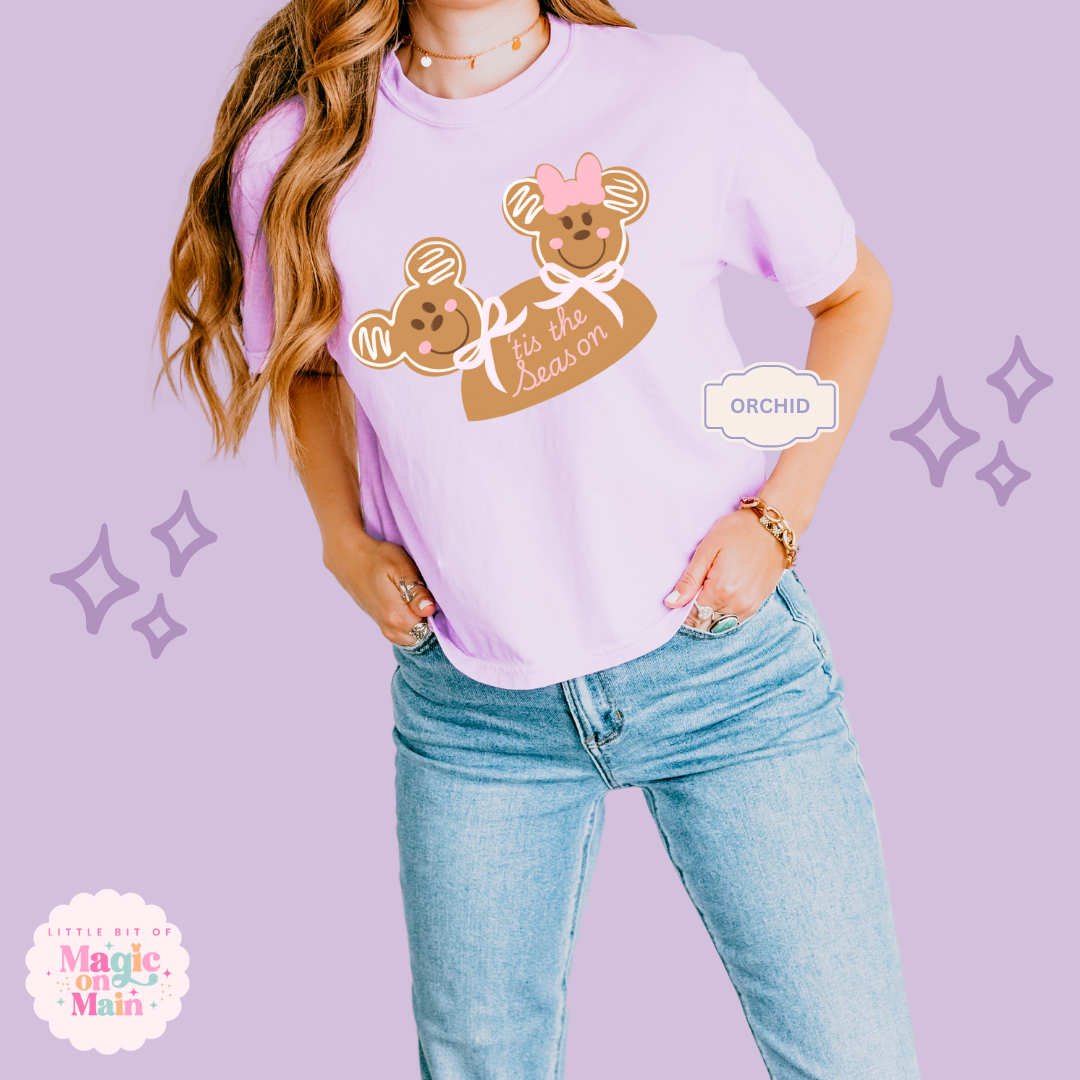 PRINTED MICKEY & MINNIE GINGERBREAD HAT - EXCLUSIVE TO MoM - WOMENS BOXY T-SHIRT