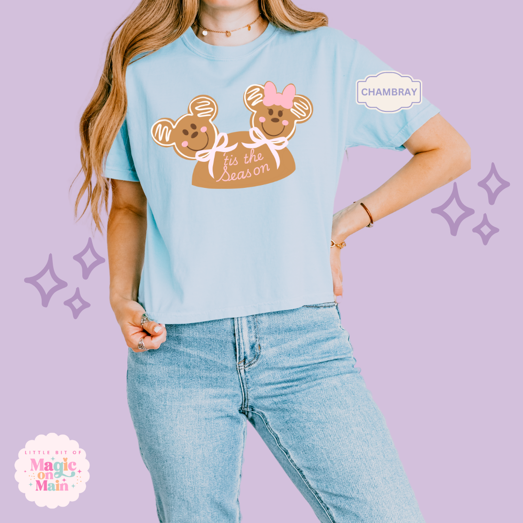 PRINTED MICKEY & MINNIE GINGERBREAD HAT - EXCLUSIVE TO MoM - WOMENS BOXY T-SHIRT