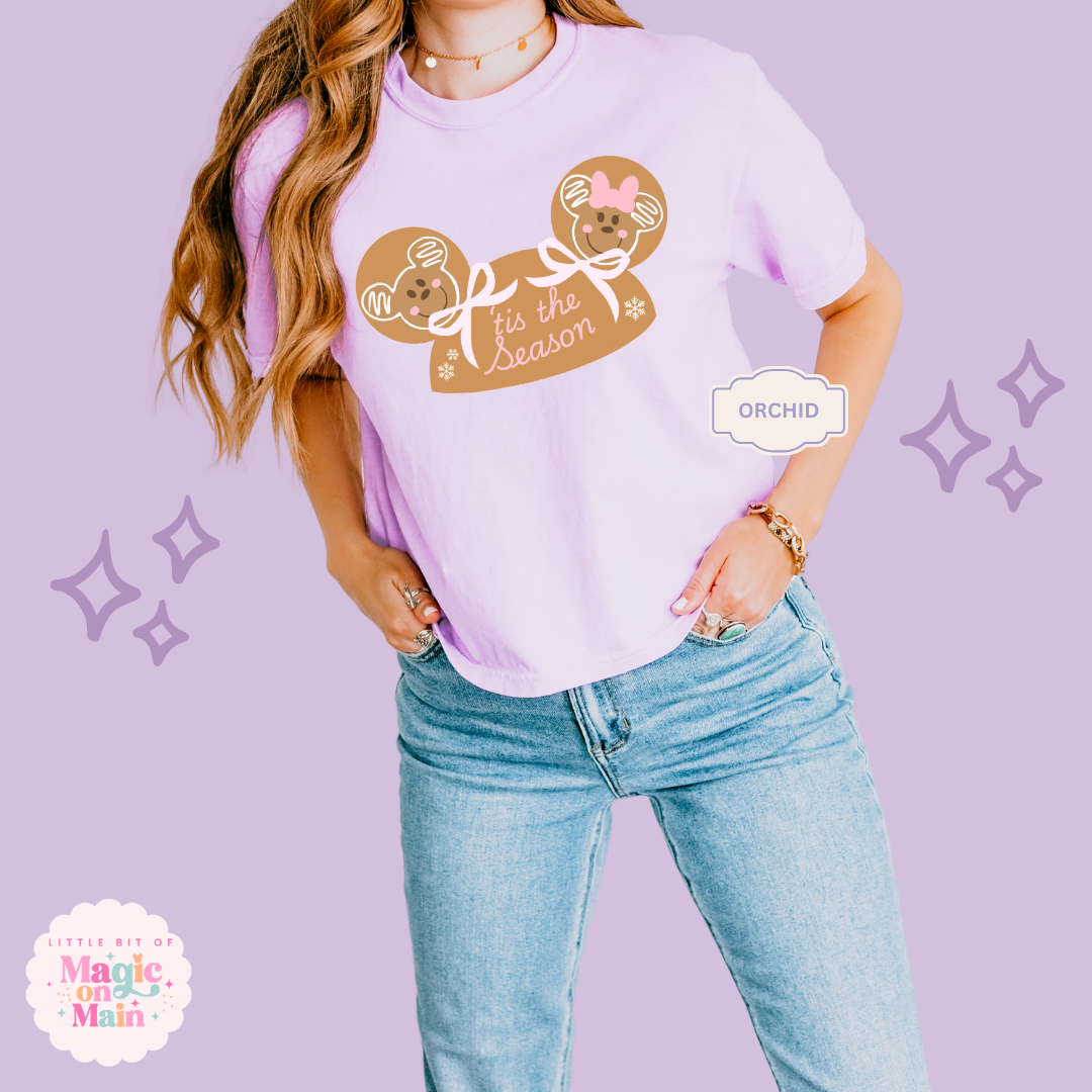 PRINTED GINGERBREAD HOLIDAY HAT - EXCLUSIVE TO MoM - WOMENS BOXY T-SHIRT