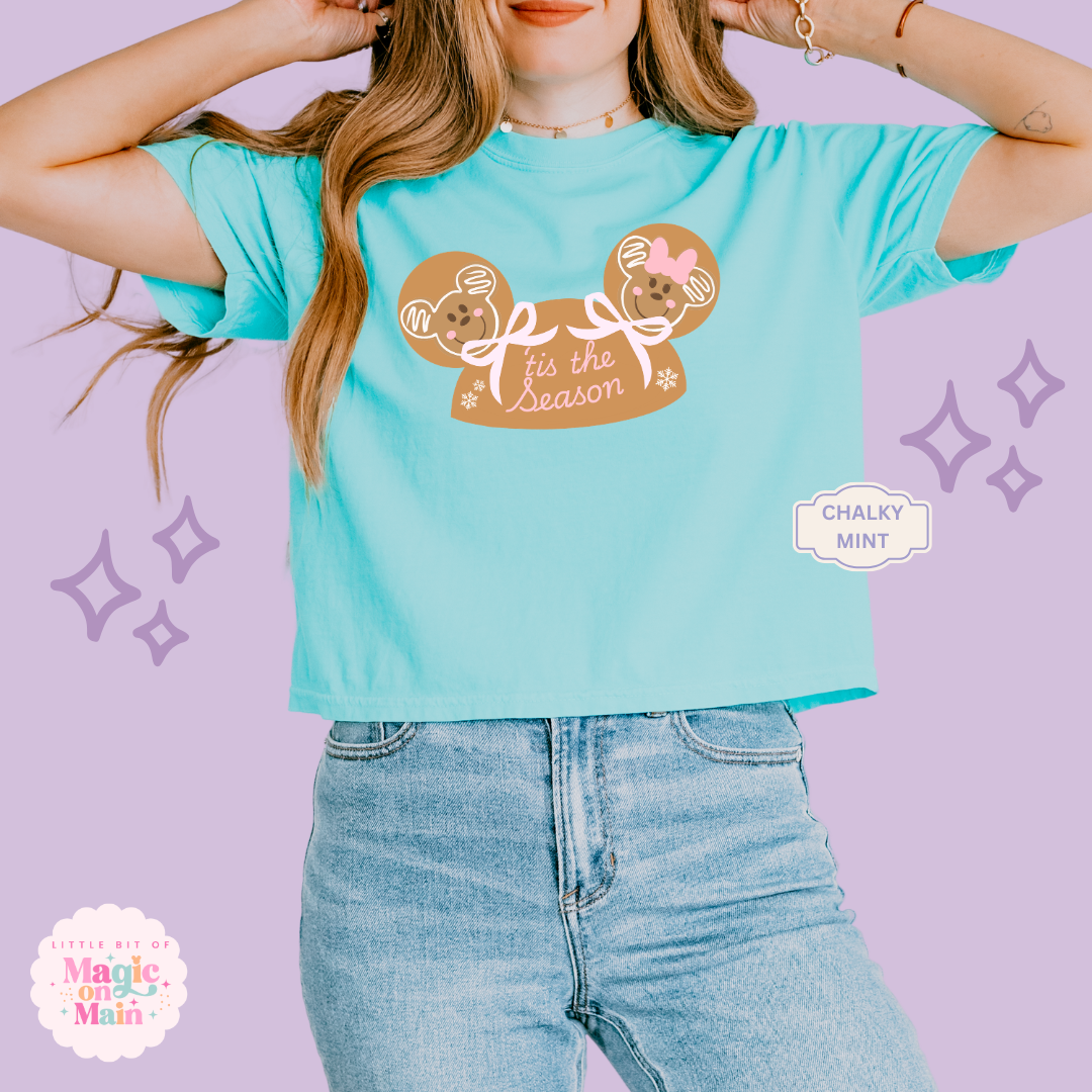 PRINTED GINGERBREAD HOLIDAY HAT - EXCLUSIVE TO MoM - WOMENS BOXY T-SHIRT