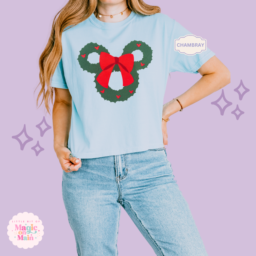 EMBROIDERED MCKY WREATH - EXCLUSIVE TO MOM - WOMENS BOXY T-SHIRT