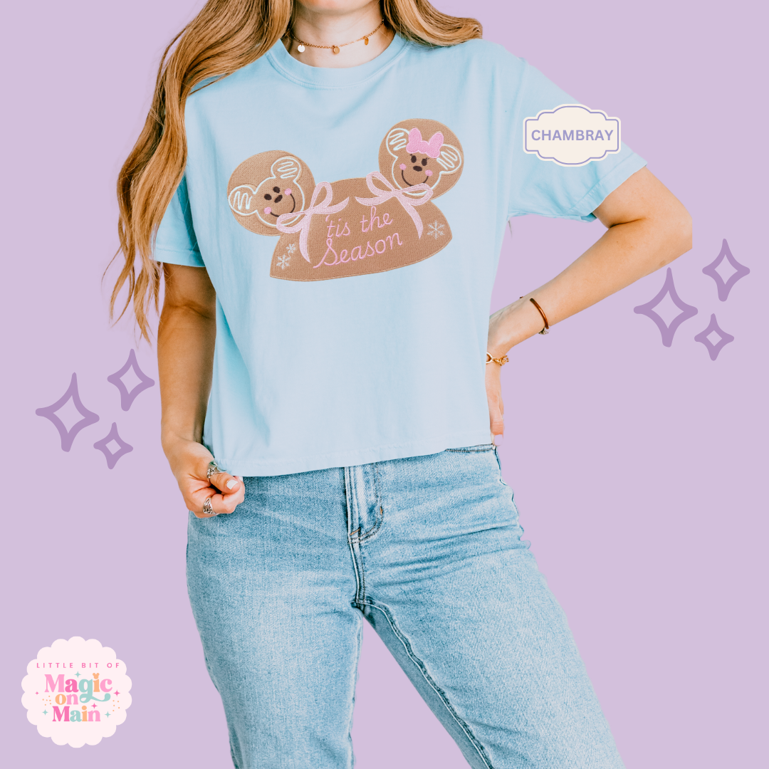 EMBROIDERED GINGERBREAD HOLIDAY HAT - EXCLUSIVE TO MOM - WOMENS BOXY T-SHIRT