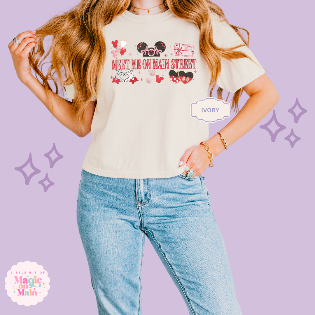 EMBROIDERED MEET ME ON MAIN STREET - EXCLUSIVE DESIGN TO MoM - WOMENS BOXY T-SHIRT 10063