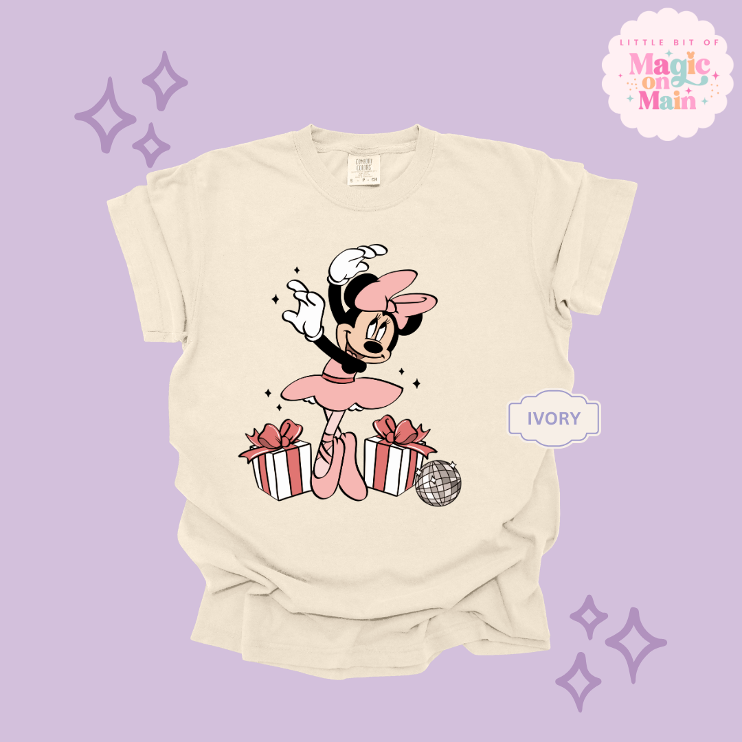 PRINTED MINNIE CHRISTMAS BALLERINA - ADULT T-SHIRT