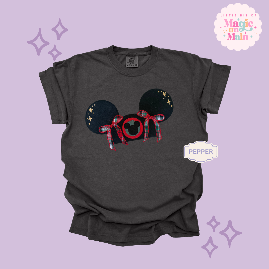 EMBROIDERED CHRISTMAS HAT - EXCLUSIVE TO MoM - ADULT T-SHIRT