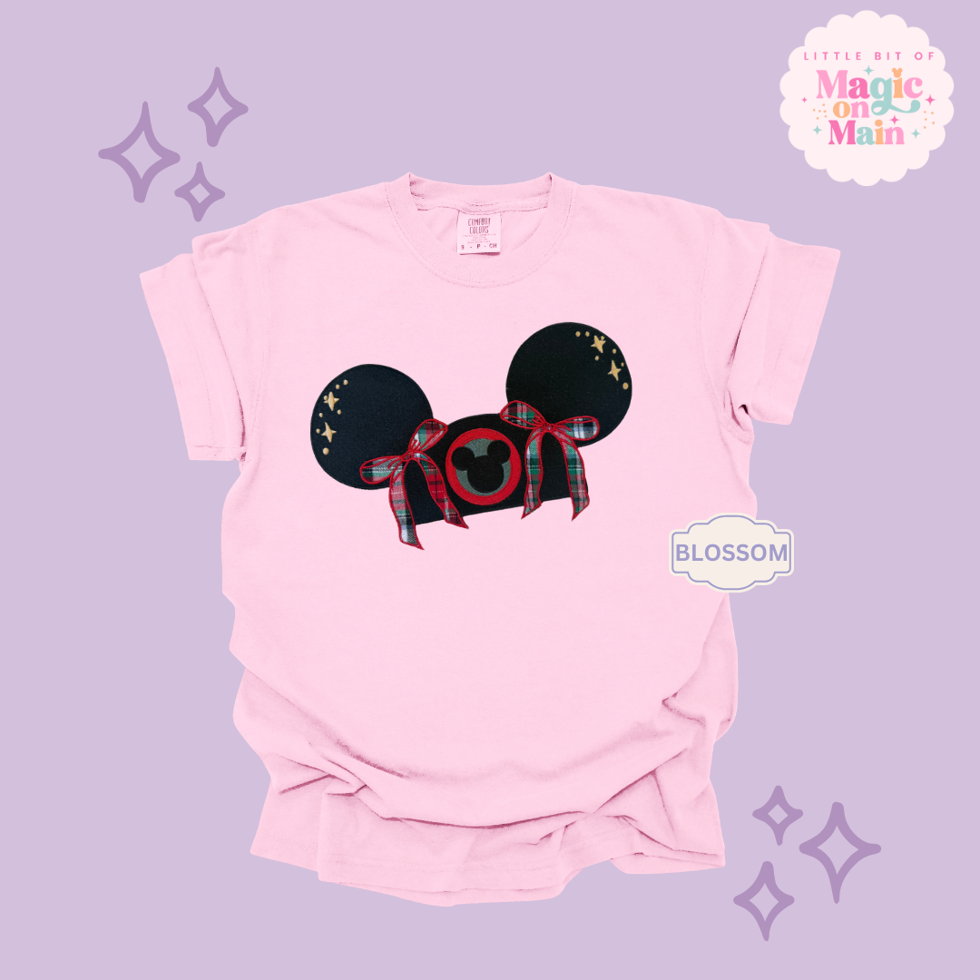 EMBROIDERED CHRISTMAS HAT - EXCLUSIVE TO MoM - ADULT T-SHIRT