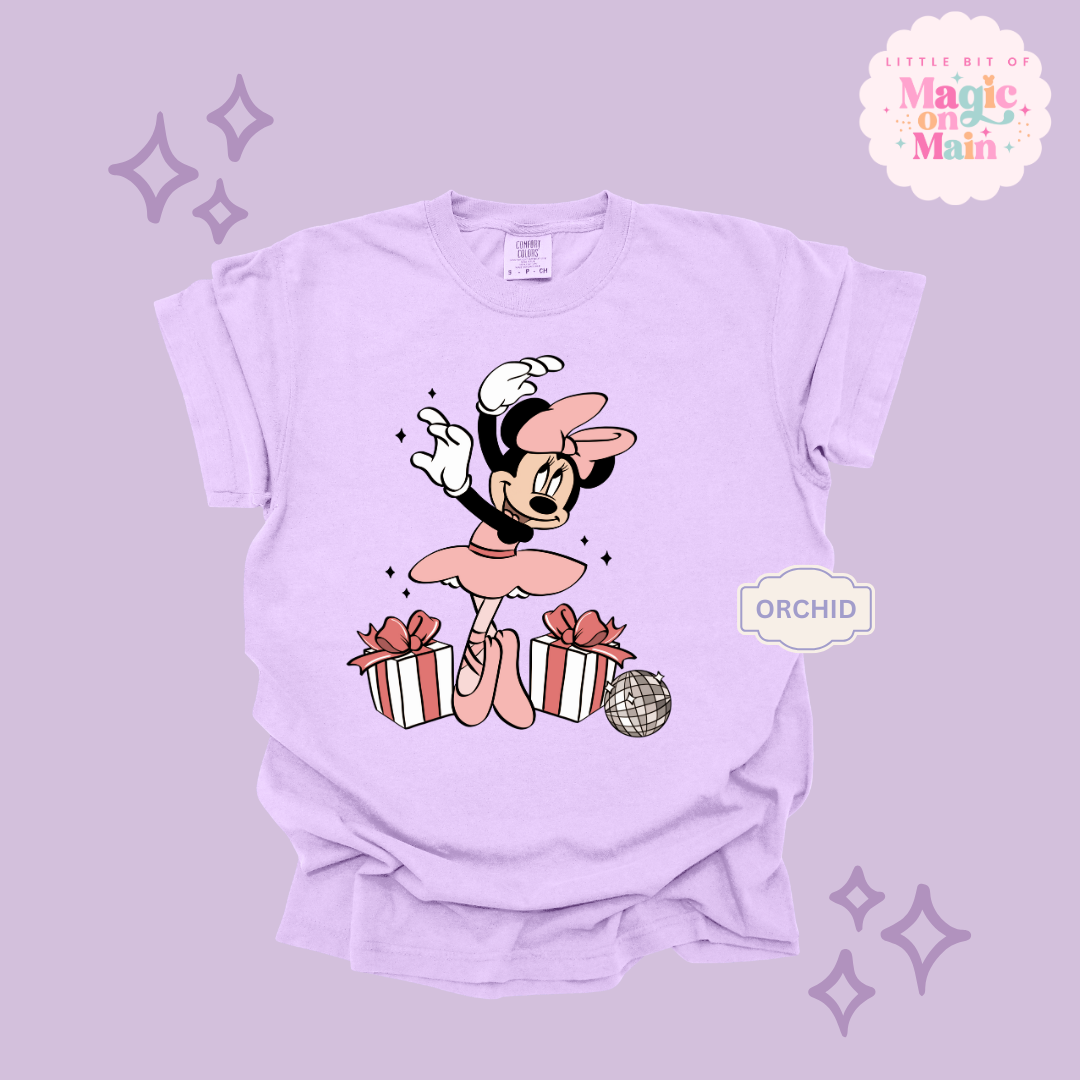 PRINTED MINNIE CHRISTMAS BALLERINA - ADULT T-SHIRT