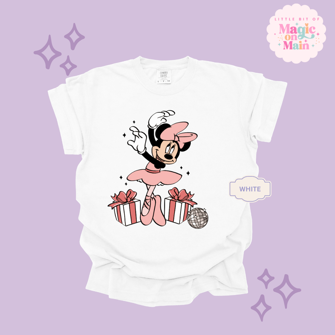 PRINTED MINNIE CHRISTMAS BALLERINA - ADULT T-SHIRT