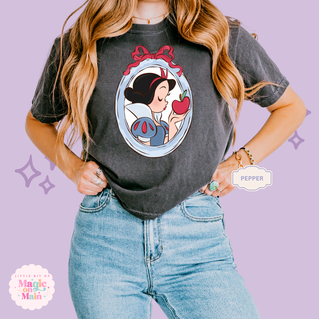 PRINTED NEW SNOW WHITE - WOMENS BOXY T-SHIRT
