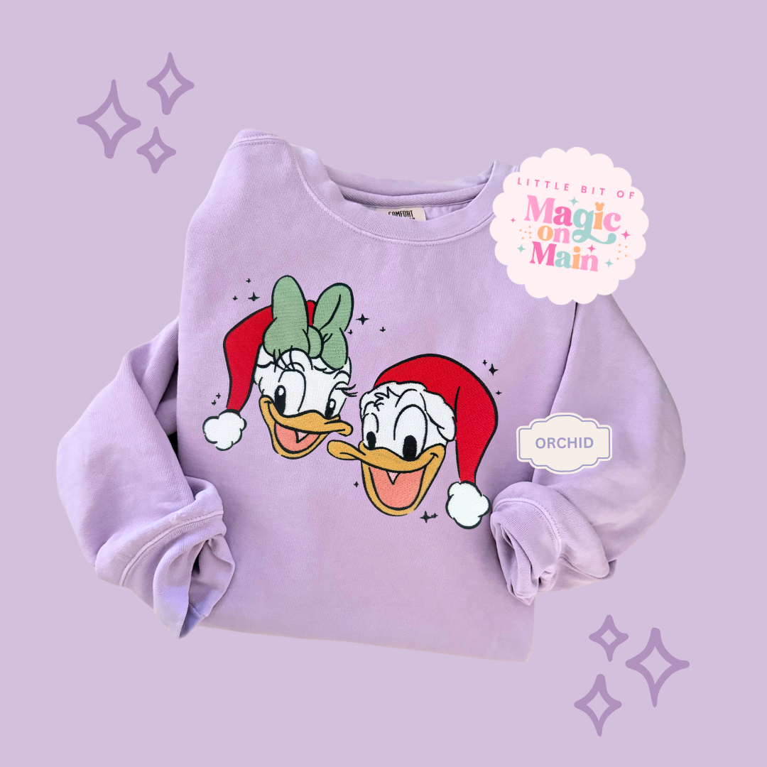 EMBROIDERED DONALD & DAISY CHRISTMAS - ADULT SWEATSHIRT