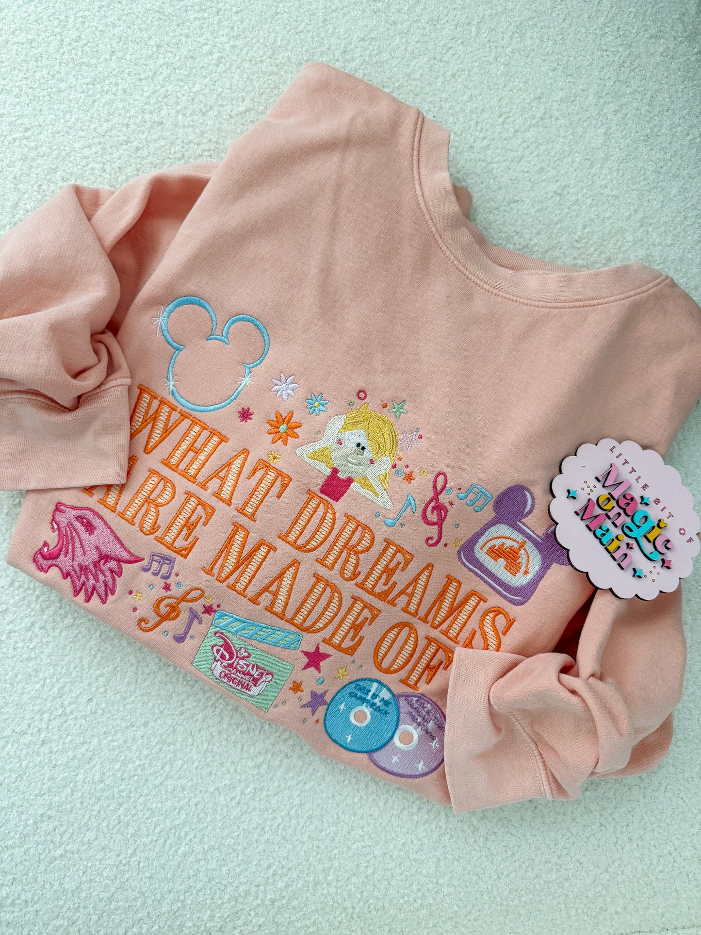 RTS WHAT DREAMS ARE MADE OF - EXCLUSIVE TO MoM - PEACHY LIGHTWEIGHT COMFORT COLORS SWEATSHIRT - SIZE L